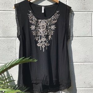 Monoreno Eyelet Trim Tank